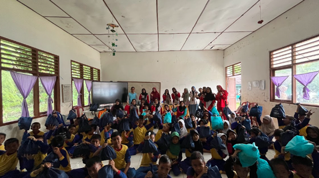 GASIKAN 1D1F Ajak Anak Makan Ikan Setiap Hari, Cegah Stunting