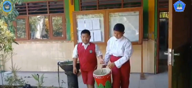 PEPELING Ajak Siswa SDN Gedangan Kurangi Sampah Plastik Lewat Kebiasaan Ramah Lingkungan