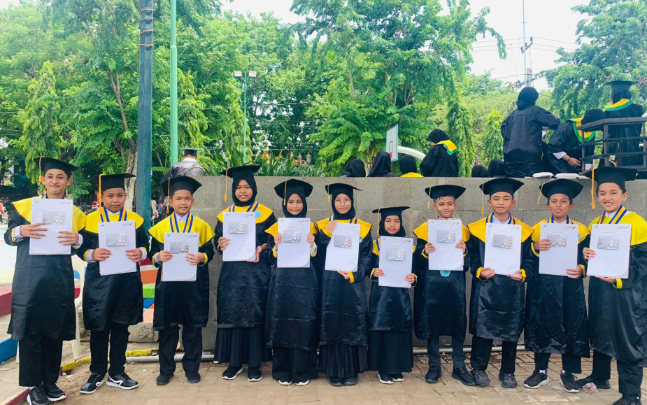 PINTAR HAFIDZ, Pengukuhan Terpadu Hafidz dan Hafidzoh di Kabupaten Lamongan