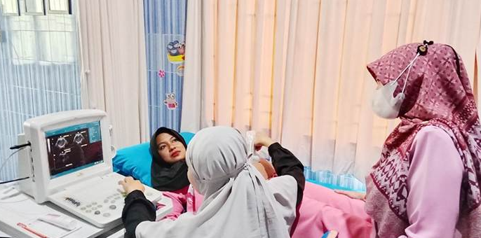 MERAH DELIMA, Pantau Kesehatan Darah Ibu Hamil di Puskesmas Sukodadi